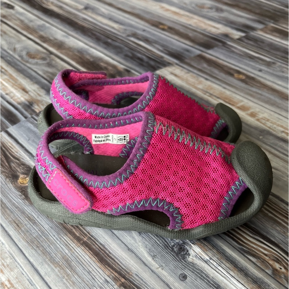 CROCS Girls' Swiftwater Sandals Pink size 7